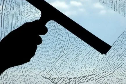 Hogyan mossa az ablakot egy lakásban anélkül, hogy a válás (mosás) Hogyan mossa az ablakot a lakásban anélkül, hogy a válás