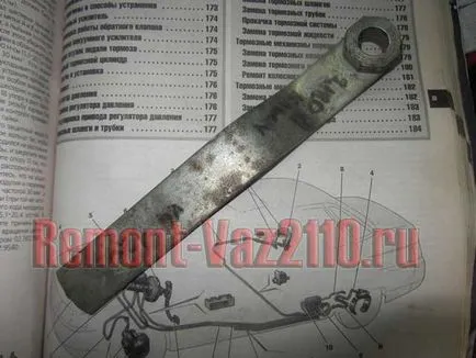 Hogyan húzza meg a fogaslécet javítás 2110 (a hang a kormánymű rack) Hogyan húzza meg a kormánymű fogasléc javítás 2110