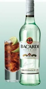 Hogyan inni rum italt, mint a fehér, fekete, fekete, mojito Bacardi Superior