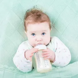Hogyan és mikor kell elválasztott gyerek a baba a palackból