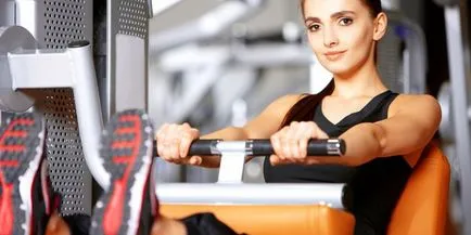Hogyan lehet fogyni az edzőteremben a nők vagy férfiak - képzési program és a gyakorlatok kezdőknek