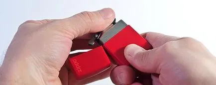 Hogyan kell kitölteni a könnyebb Zippo