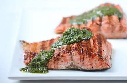 Hogyan kell főzni egy finom és egyszerű lazac steak gyorsan a parazsat a grill receptek fotókkal