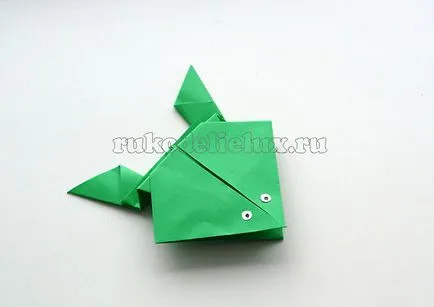 Hogyan készítsünk egy béka papírból lépésről lépésre fotókkal