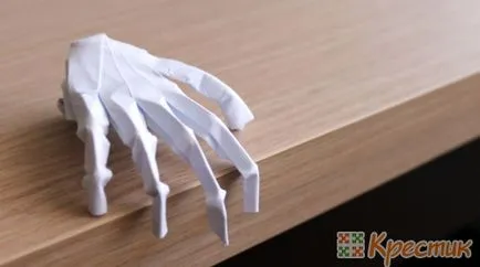 Hogyan készítsünk egy kéz a papír origami (origami papír kézzel csinálni) Hogyan készítsünk egy kéz a papír origami technikával