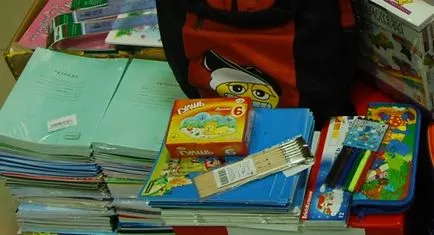 Hogyan összegyűjtsék a gyermek első osztályú (igényli a gyermek iskolai) Hogyan gyűjtsünk a gyermek első osztályú