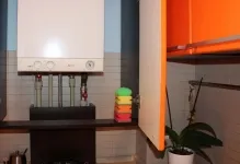 Hogyan lehet elrejteni a kazán a konyhában fotó szoros tervezés egyedi fűtéssel kazán