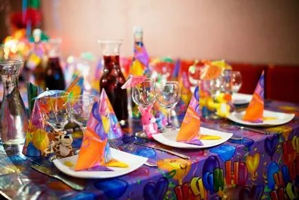 Hogyan díszíteni a gyermek szobájában napján megszületett a gondolat, a kép (dekoráció golyó a gyermek születésnapját) Hogyan díszíteni a gyermek szobájában a születésnapi party ötletek, fotók