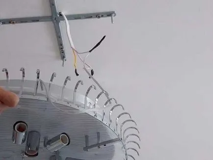 Hogyan kell telepíteni a csillár az álmennyezet a kezét, anélkül, hogy a jelzálog, fotó, videó (plafon) Hogyan kell telepíteni a csillár az álmennyezet a kezét, anélkül, hogy a jelzálog, fotó, videó