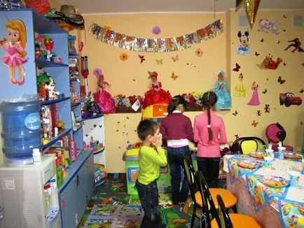 Hogyan díszíteni a gyermek szobájában napján megszületett az ötlet, kép (dekoráció golyók napján születési fotó) Hogyan díszíteni a gyermek szobájában a születésnapi party ötletek, fotók