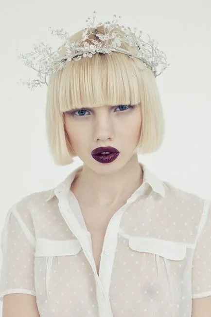 Hogyan tegyünk nőtt ferde frufru oldalra, és rögzítse hajszárítóval gél a bal vagy a jobb oldalon (put) Hogyan tegyünk nőtt ferde frufru oldalra, és rögzítse hajszárítóval gél a bal vagy a jobb oldalon,