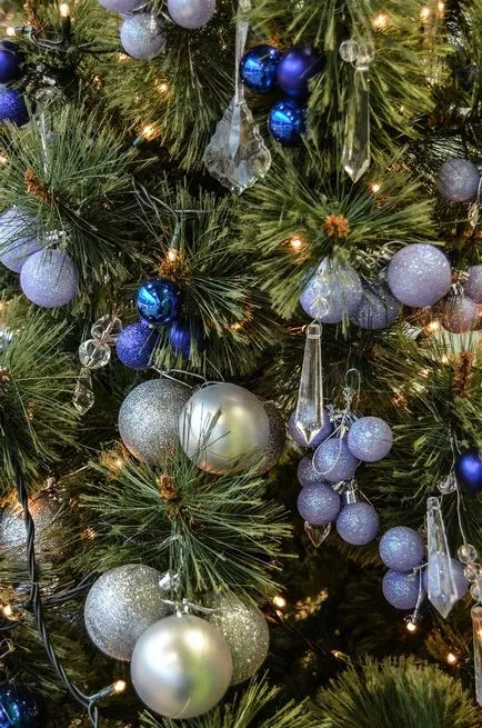 Hogyan díszíteni a karácsonyfát a New Year, ötleteket és lehetőségeket az eredeti design segítségével a papír, játékok (díszíteni) Hogyan díszíteni a karácsonyfát a New Year, ötleteket és lehetőségeket az eredeti design segítségével a papír, játékok