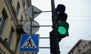 Hogyan lehet megtanulni a jeleket és jelzéseket SDA szabályozó (regulátor jelek képek magyarázatokkal) Hogyan lehet megtanulni a jeleket és jelzéseket a forgalomirányító SDA