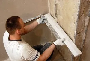 Hogyan, hogy összehangolják a sarokban a fal perforált terület a vakolat alatt a szobában (sarok) Hogyan, hogy összehangolják a sarokban a fal perforált terület a vakolat alatt a szobában