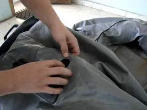 Hogyan ragasztó pvc csónak, amely használható ragasztó és anyagok, a javítási technológia, szakértői vélemények (ami éppen elég) Hogyan ragasztó pvc csónak, amely használható ragasztó és anyagok, a javítási technológia, szakértői vélemények