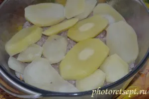 Burgonya hússal a sütőben