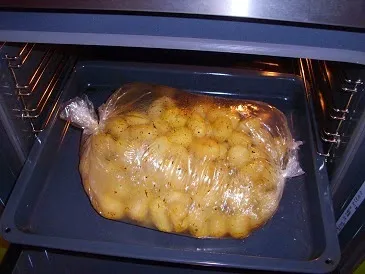 Burgonya a zsákban a sütőben