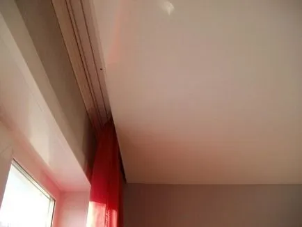 Párkányok felső felülvizsgálat alatt, amely jobban