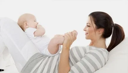 Amikor a gyerek elkezd ülni a saját, különösen a fiúk és a lányok