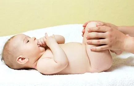 Vékonybél kólika az újszülött, hogyan kell segíteni a gyermek