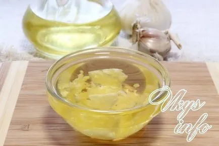 Klasszikus saláta - Caesar - csirkével és keksz recept fényképpel (klasszikus) Klasszikus saláta - Caesar - csirkével és keksz recept egy fotó