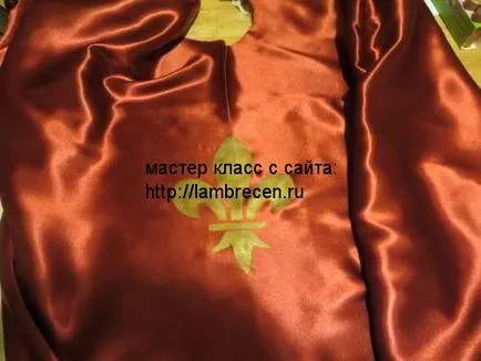 Suit herceg vagy király egy fiú kezét, függönyök, karnisok, lakástextíliák saját