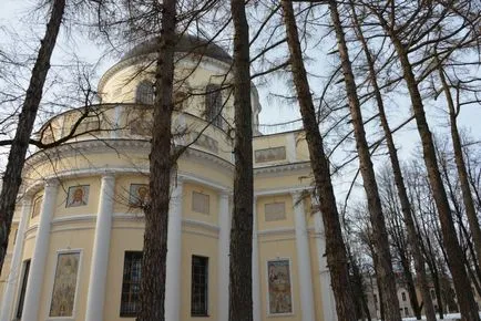 Kronirovaniye derevev- metszés faágakat, és száraz (szárított attenuált ágak) Kronirovaniye derevev- metszés holtágak és a fák
