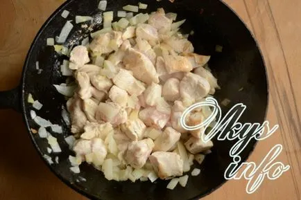 Csirke tejszínes mártással egy serpenyőben recept egy fotó