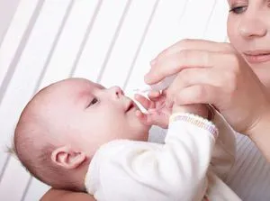 A kezelés a nátha csecsemők 2 hónapos, mint kezelni egy újszülött, és a módszer leírása