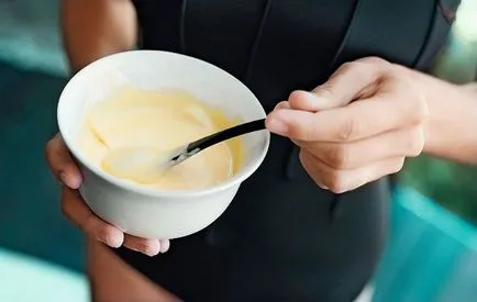 Maszkok töredezett otthon
