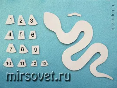 Karácsonyi játék kígyó kezével a mester osztály - házi (varrott) Karácsonyi játék kígyó kezével a mester osztály - házi