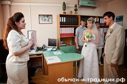 Vám az anyakönyvi hivatal a festményt (házasság nyilvántartás alapján) Vám az anyakönyvi hivatal a freskó