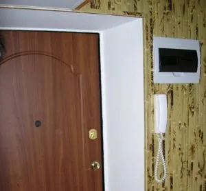 Befejezés az ajtóban a telepítés után a vasajtó fotó, videó utasítás (cél) Befejezés az ajtóban a telepítés után a vasajtó fotó, videó, használati