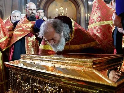 Lelkipásztorok imádata szent ereklyék