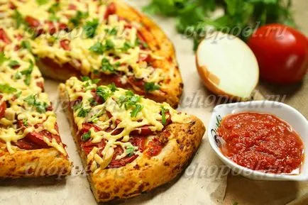Pizza csirkével és paradicsommal