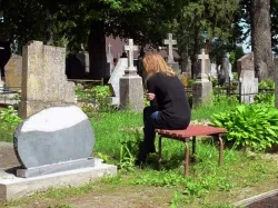 Miért mondják, hogy nem lehet sírni a halott személy (sír) Miért mondják, hogy nem lehet sírni a halott