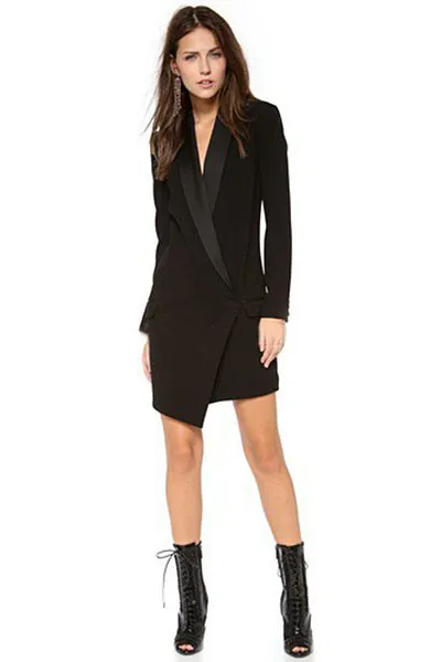 Dress-kabát - látványos ruhát, ami gerjeszti egynél több csoportban (ruha-kabát) Dress-kabát - látványos ruhát, ami gerjeszti egynél több csoportban