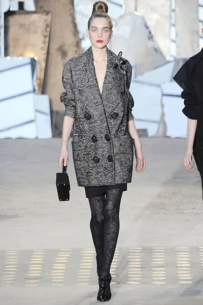 Dress-kabát - látványos ruhát, ami gerjeszti egynél több csoportban (ruhát) Dress-kabát - látványos ruhát, ami gerjeszti egynél több csoportban