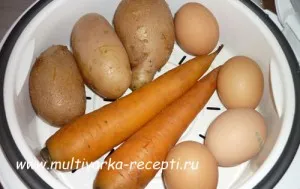 A mikrohullámú pattogatott kukorica, popcorn egy serpenyőben (pattogatott kukorica recept) Popcorn a mikrohullámú pattogatott kukorica a serpenyőben