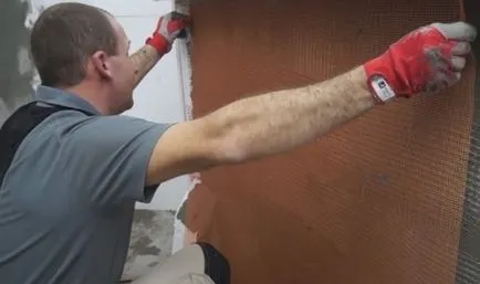 Lépésről lépésre felmelegedés loggia, épület portál