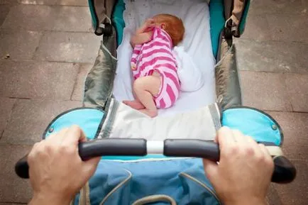 Séta egy újszülött a nyár, sok séta először