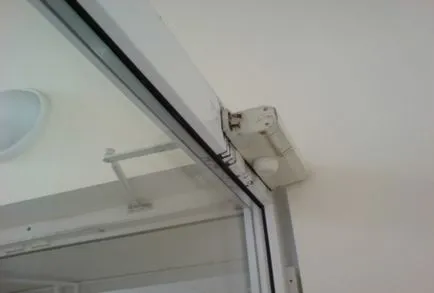 Az ajtók javítási kezüket, épület portál (javítás) Az ajtók javítási kezüket, épület portál
