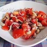 Saláta, feta sajttal és paradicsommal recept egy fotó