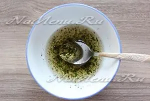 Saláta, feta sajttal és paradicsommal recept egy fotó