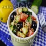 Saláta szalámi, sajt és a paradicsom - egy recept fotó (kolbász) Saláta szalámi, sajt és a paradicsom - a recept egy fotó