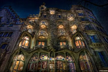 Hét Csodája Antonio Gaudi
