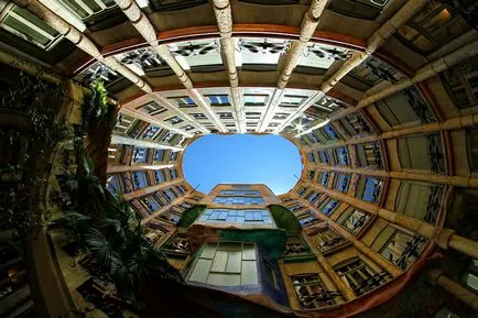 Hét Csodája Antonio Gaudi