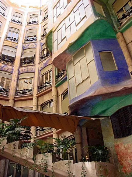 Hét Csodája Antonio Gaudi