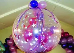 Ball meglepetés kezével