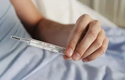 Hányinger, hányás és a hőmérséklet a felnőtt okoz, a kezelés